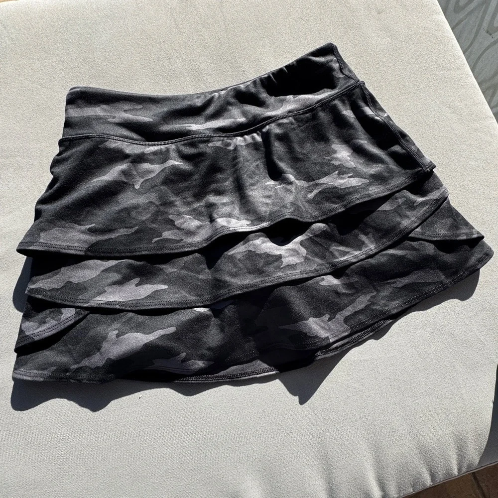 Athleta girl Camo Lux Swing Skort Size XL (14)